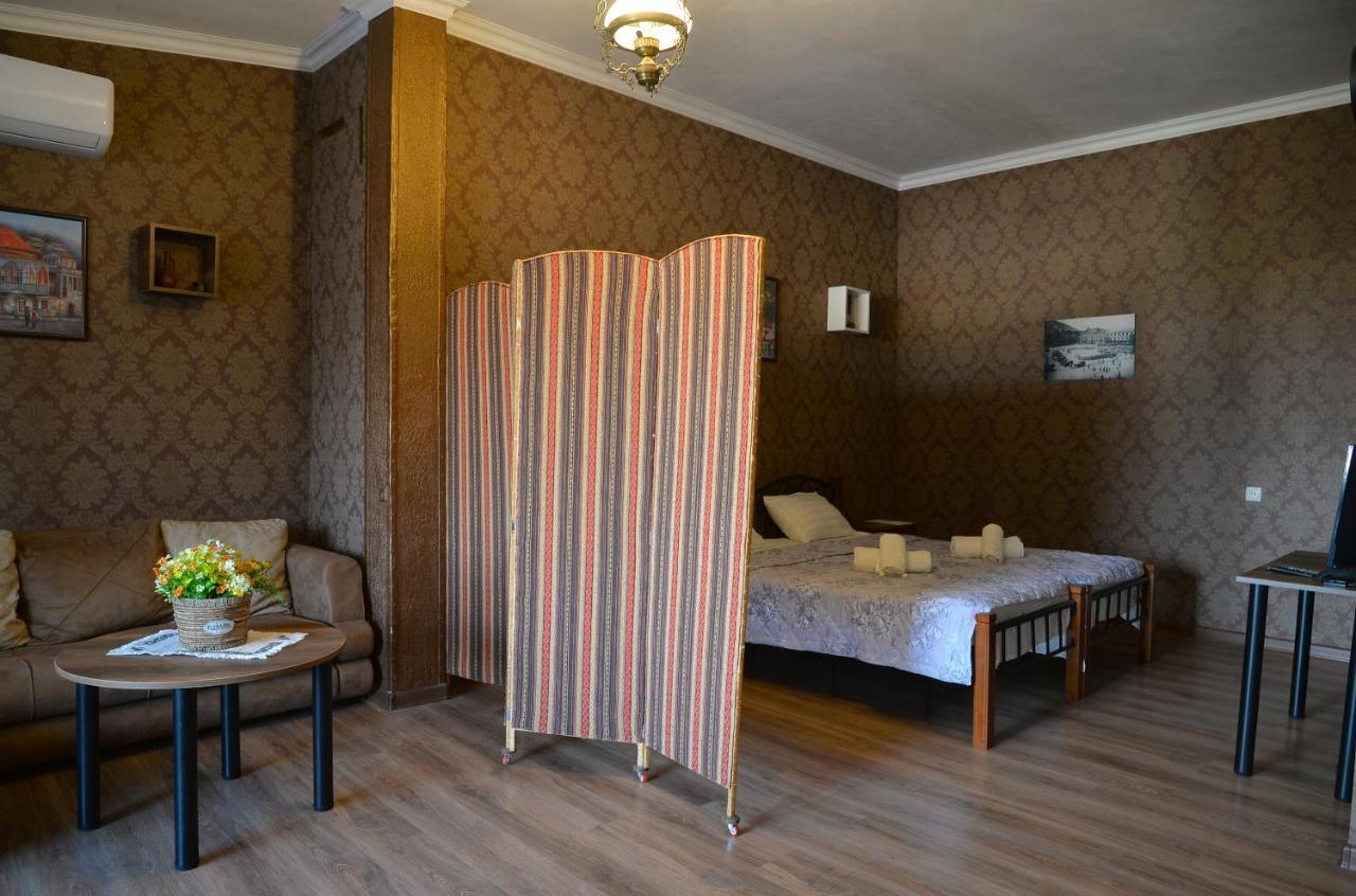 Natia'S Apartment On Dadiani St. Tbilisi Ngoại thất bức ảnh