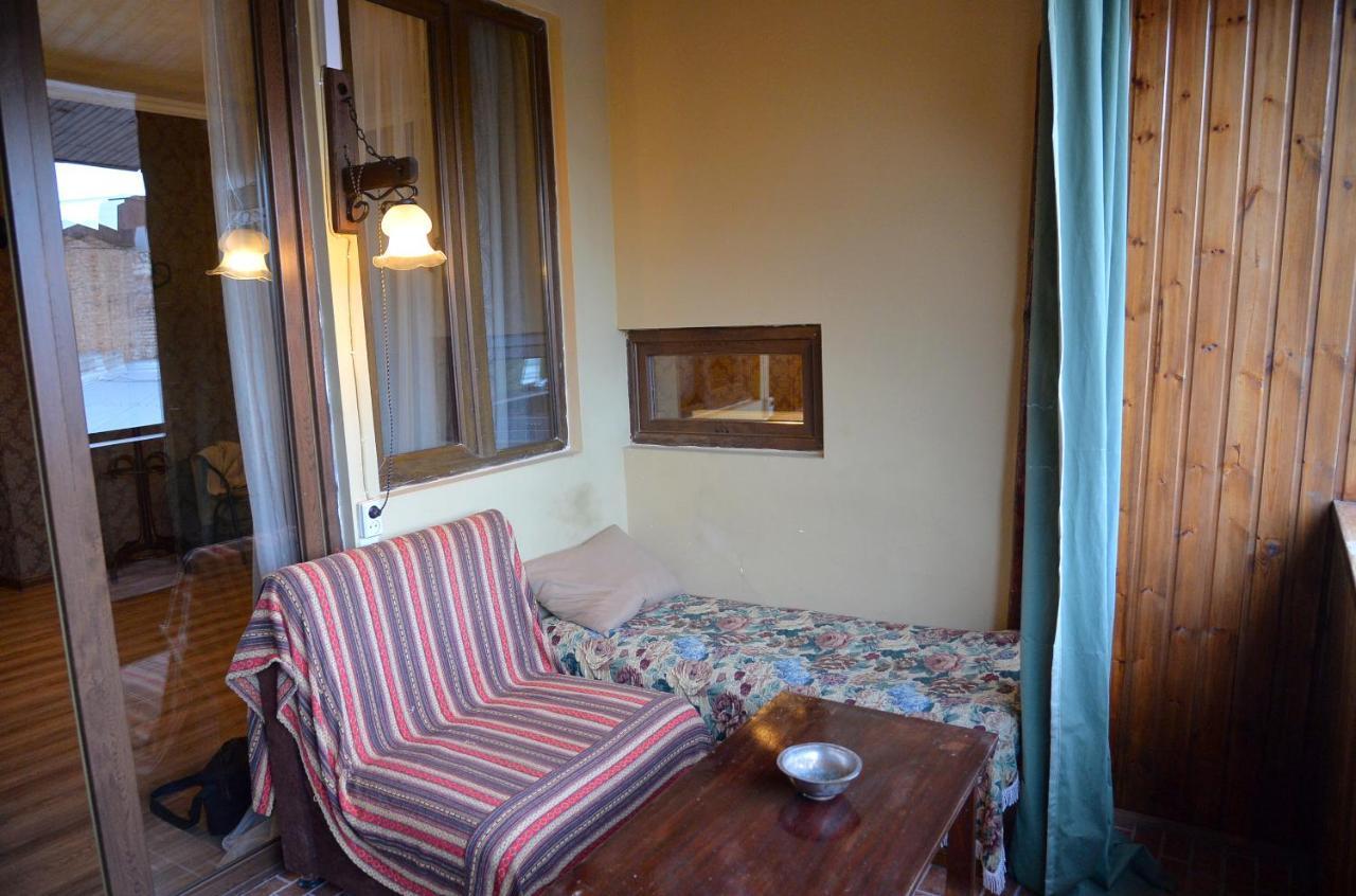 Natia'S Apartment On Dadiani St. Tbilisi Ngoại thất bức ảnh