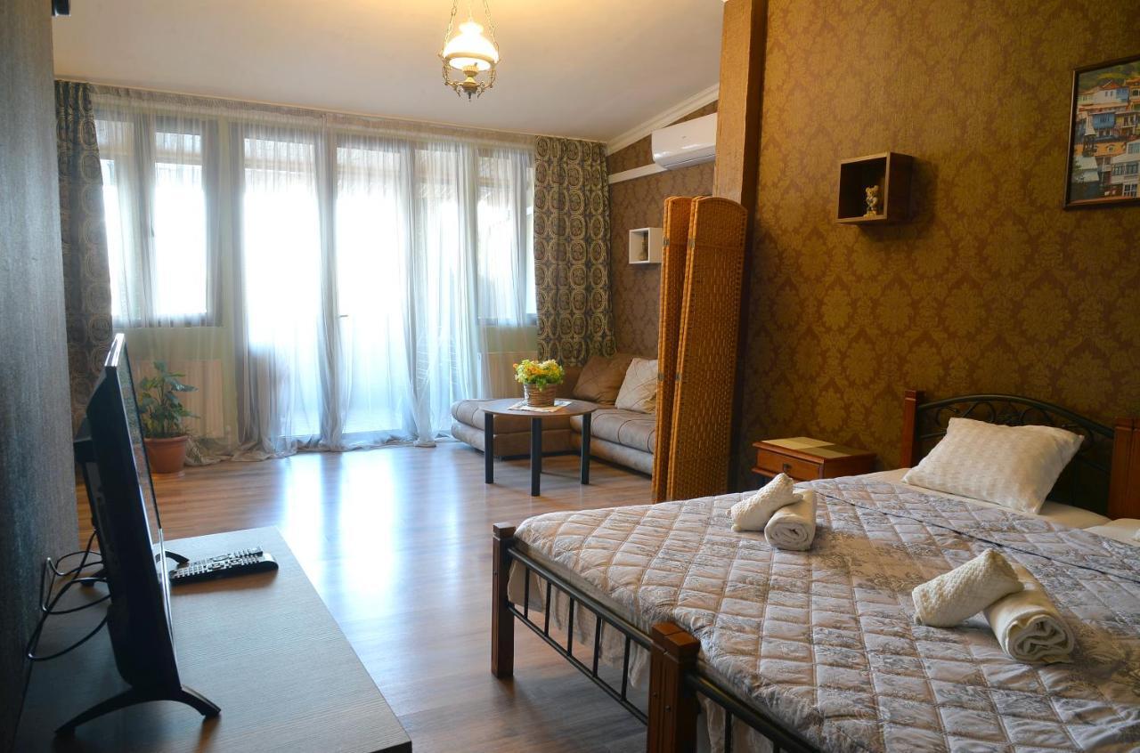 Natia'S Apartment On Dadiani St. Tbilisi Ngoại thất bức ảnh