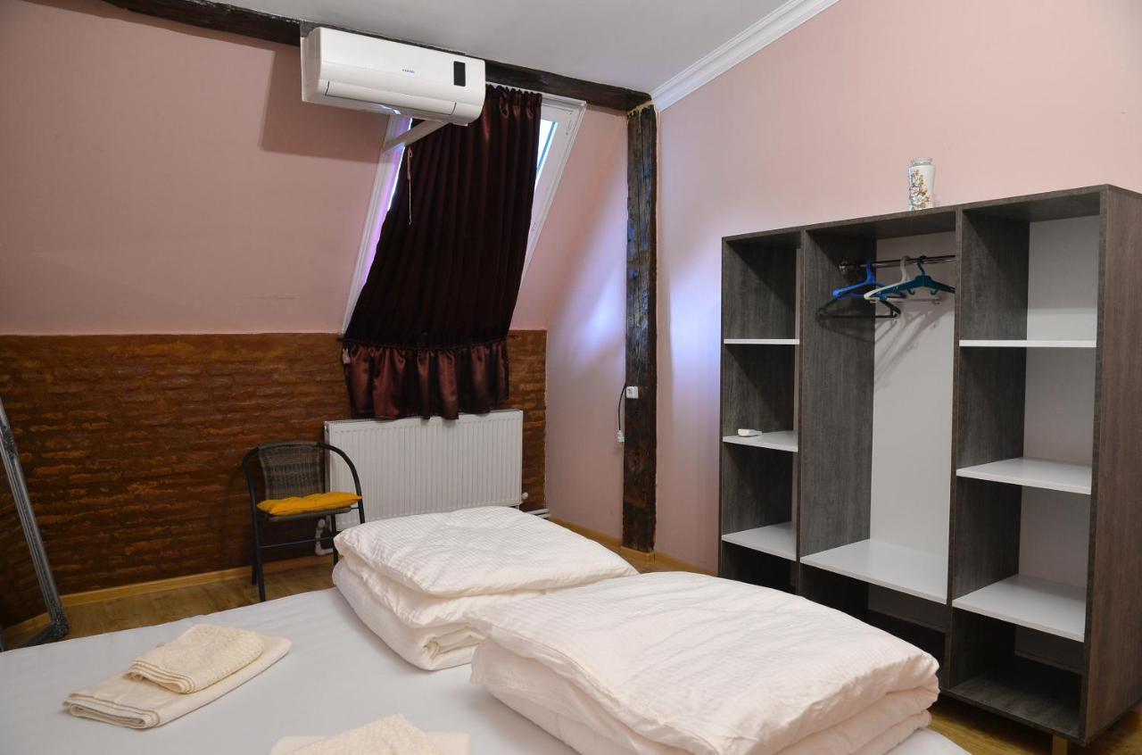 Natia'S Apartment On Dadiani St. Tbilisi Ngoại thất bức ảnh
