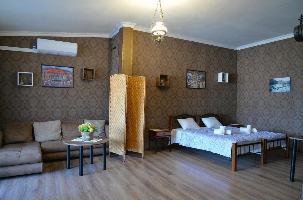 Natia'S Apartment On Dadiani St. Tbilisi Ngoại thất bức ảnh