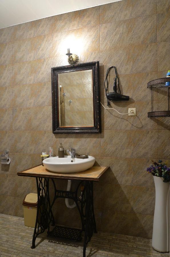Natia'S Apartment On Dadiani St. Tbilisi Ngoại thất bức ảnh