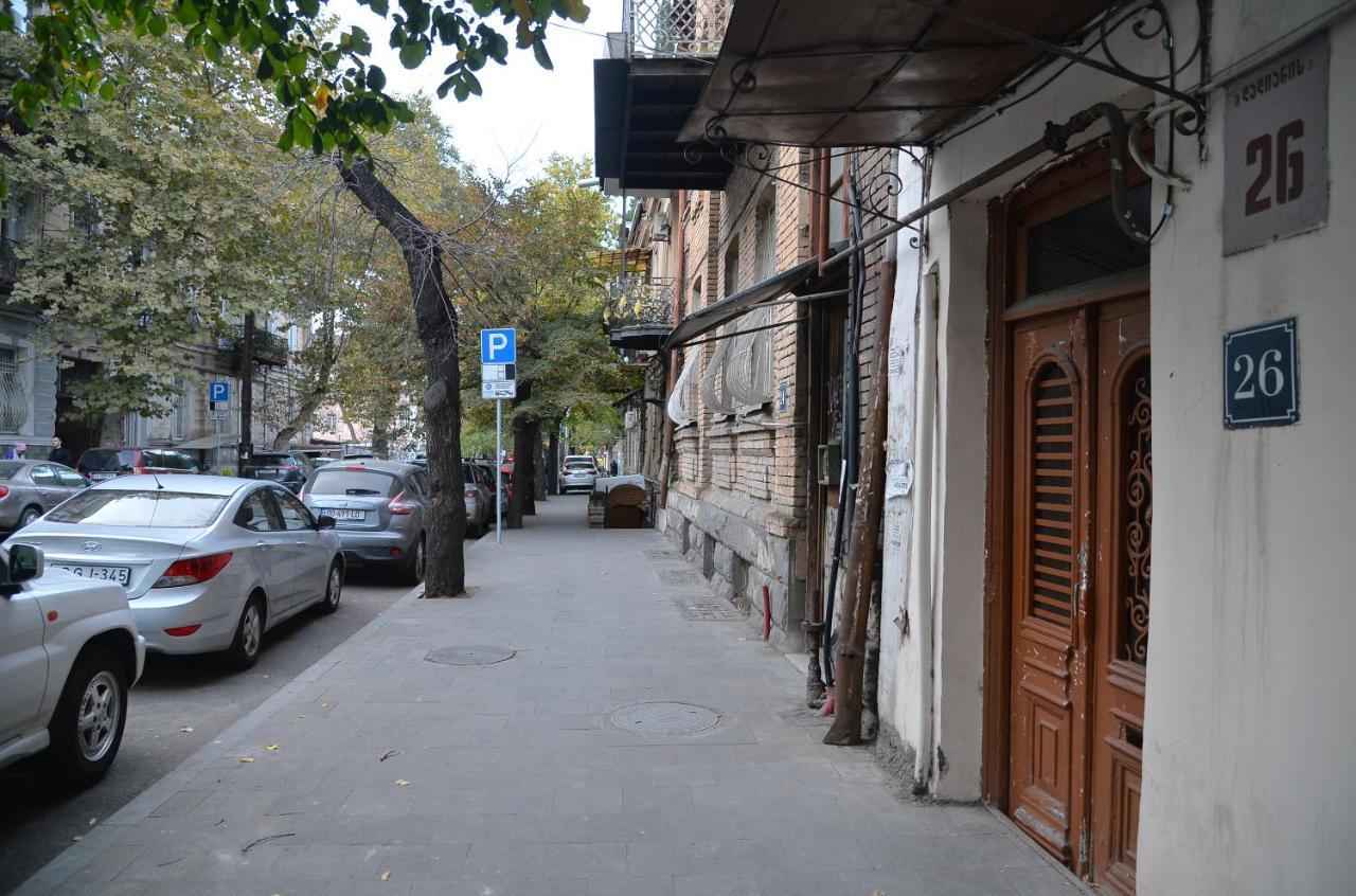 Natia'S Apartment On Dadiani St. Tbilisi Ngoại thất bức ảnh