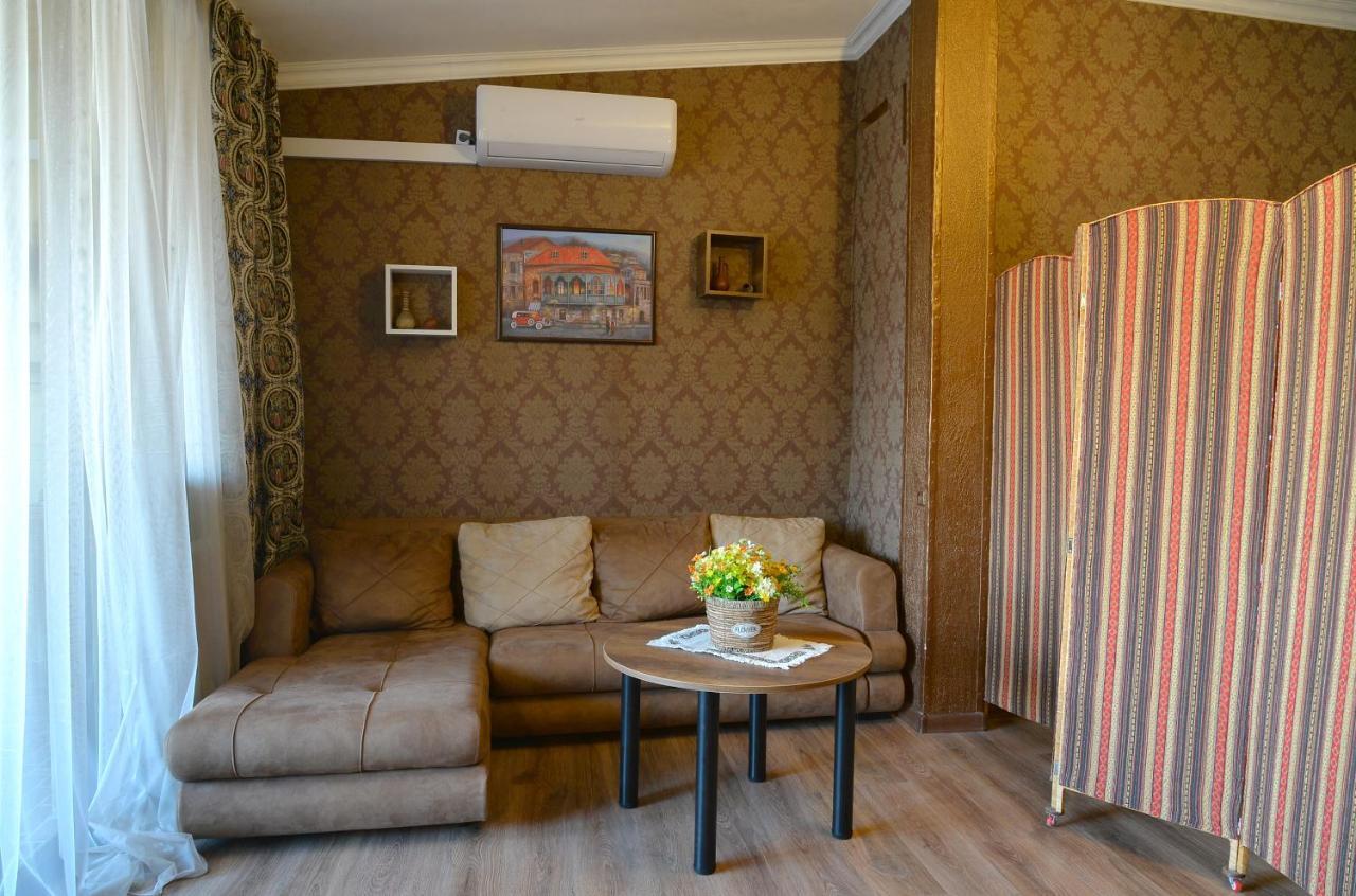 Natia'S Apartment On Dadiani St. Tbilisi Ngoại thất bức ảnh